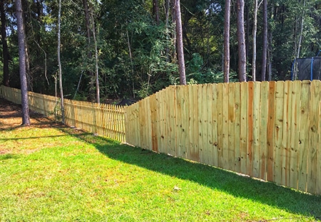 We're one of the highest rated fencing contractors on the northshore. Proudly building fences in Mandeville, Covington, Madisonville, Slidell, Lacombe, Robert, Hammond, and Ponchatoula. Get an online instant fence quote online.