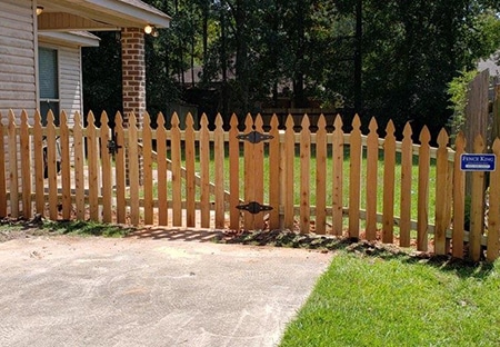 We're one of the highest rated fencing contractors on the northshore. Proudly building fences in Mandeville, Covington,Abita Springs, Slidell, Lacombe, Robert, Hammond, and Ponchatoula. Get an online instant fence quote online.
